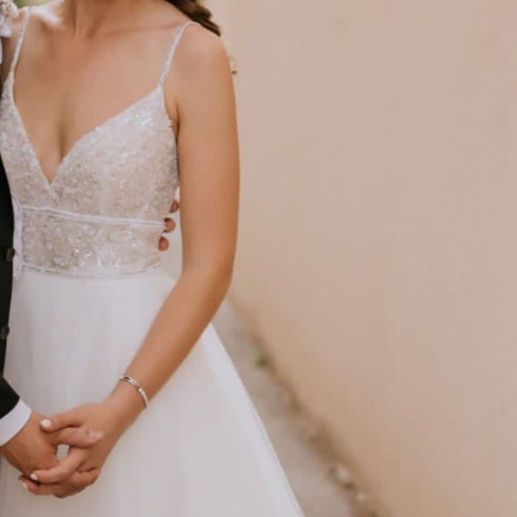 Hayley Paige Wedding Dress - Picture 3 of 6